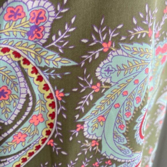 Women's American Eagle Top XL Green Multicolor Sleeveless Blouse - Picture 2 of 4